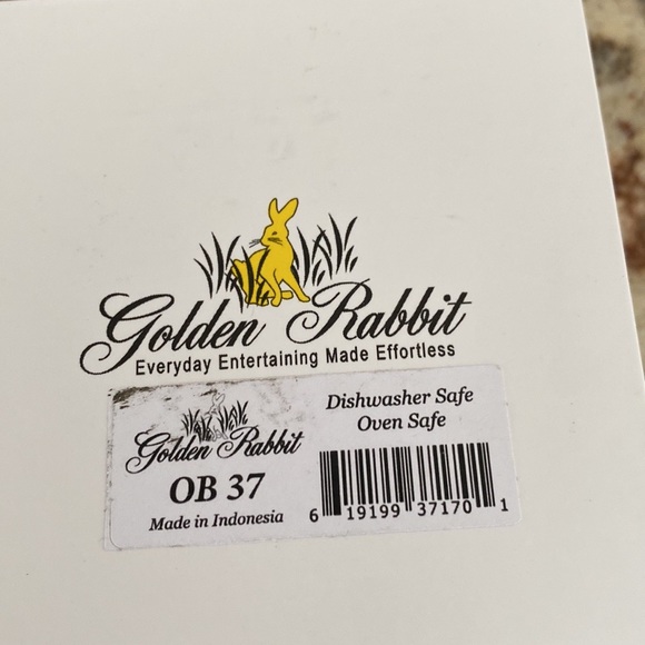 - NWOT Old Bay Golden Rabbit salt pepper shakers set of two. - Picture 3 of 3